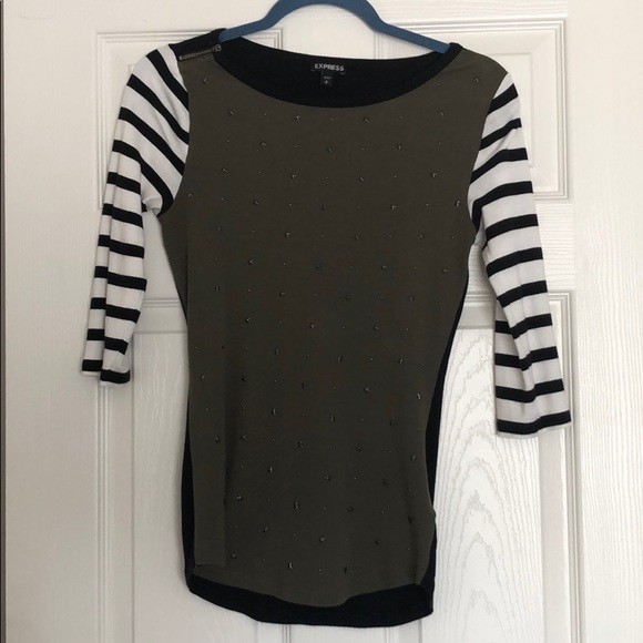 Express Tee - Picture 2 of 3